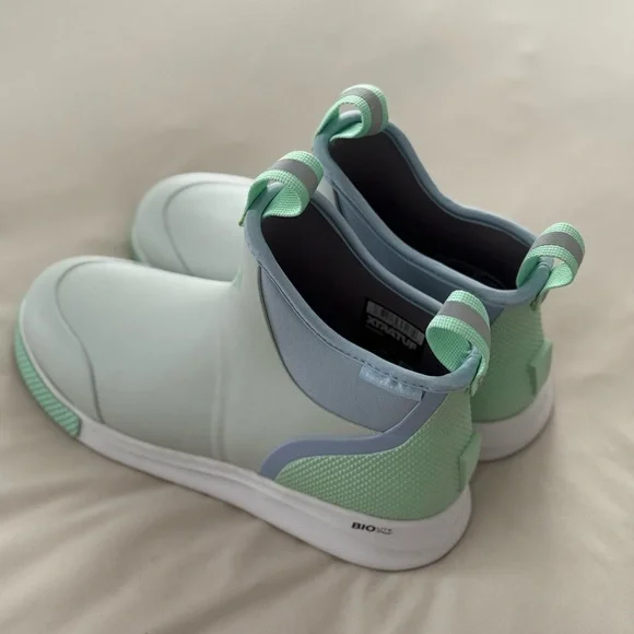 XTRATUF White and Mint Ankle Boots - Picture 4 of 8